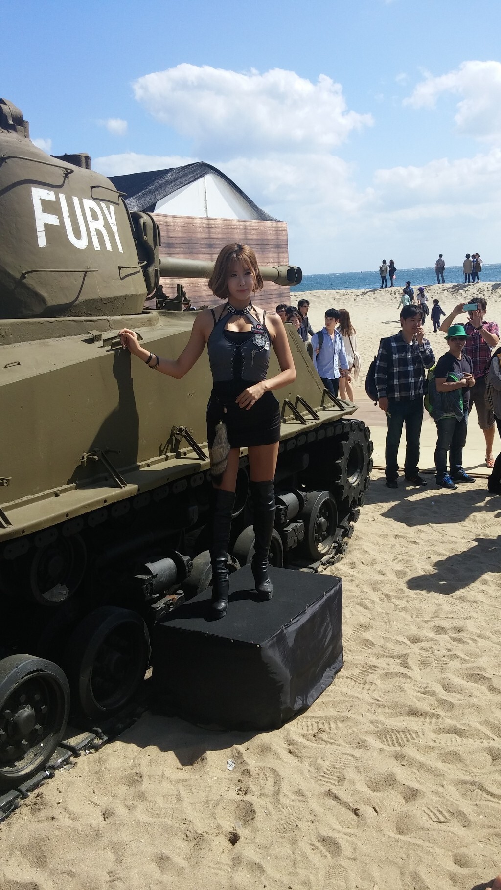 韩国顶级Showgirl许允美 釜山坦克世界 1